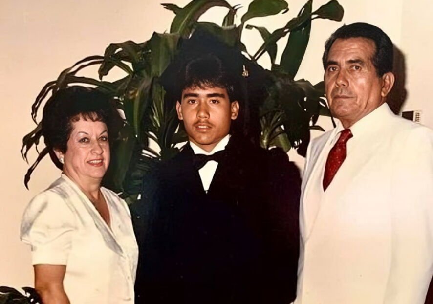 arbello barroso and his parents